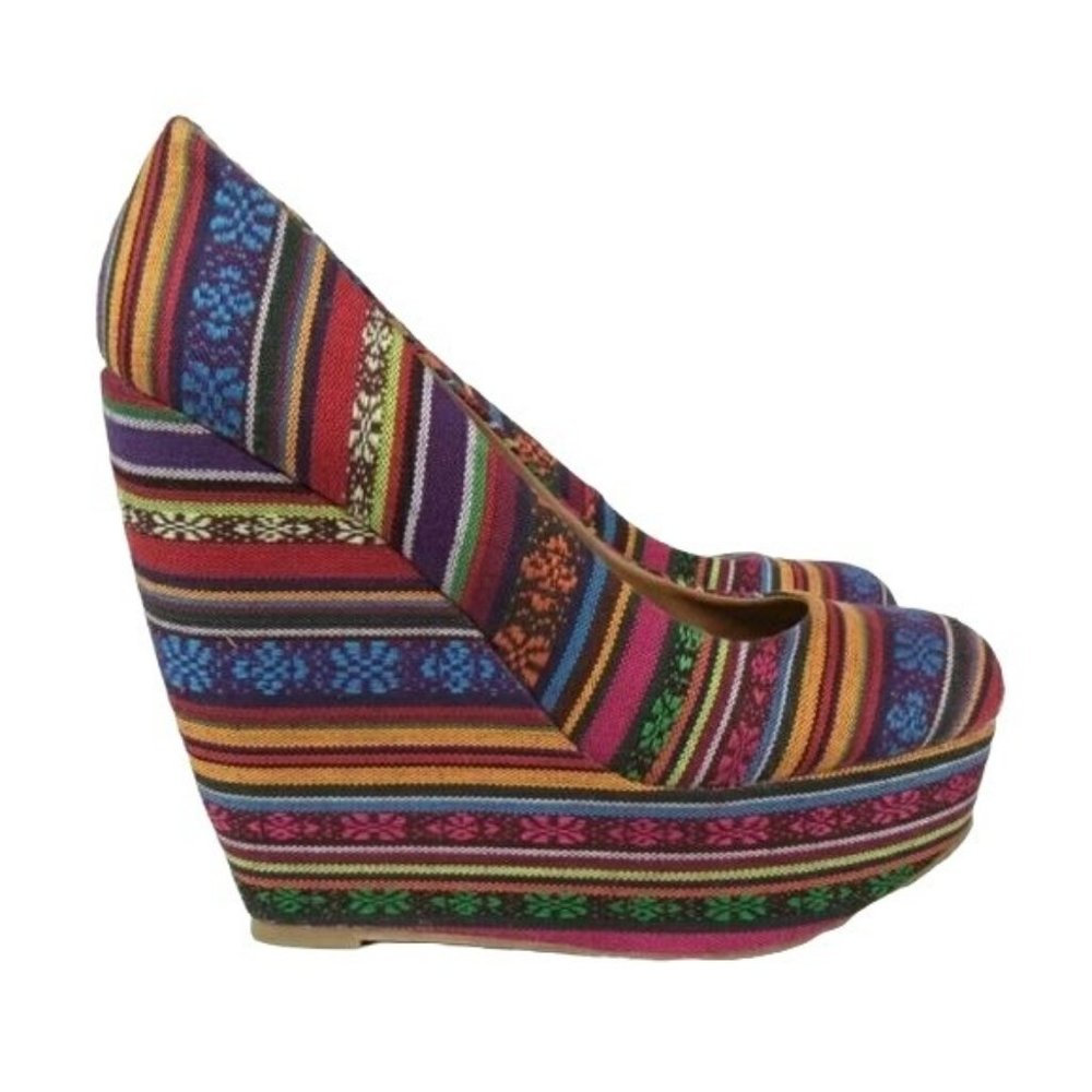 Madden Girl 8 Craftty fabric wedges